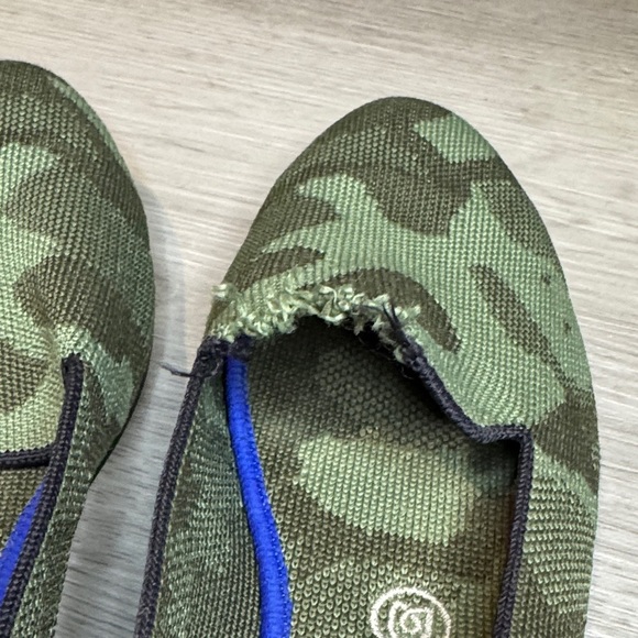 Rothy's Camouflage Flats with Blue Trim sz 10 - Picture 5 of 6